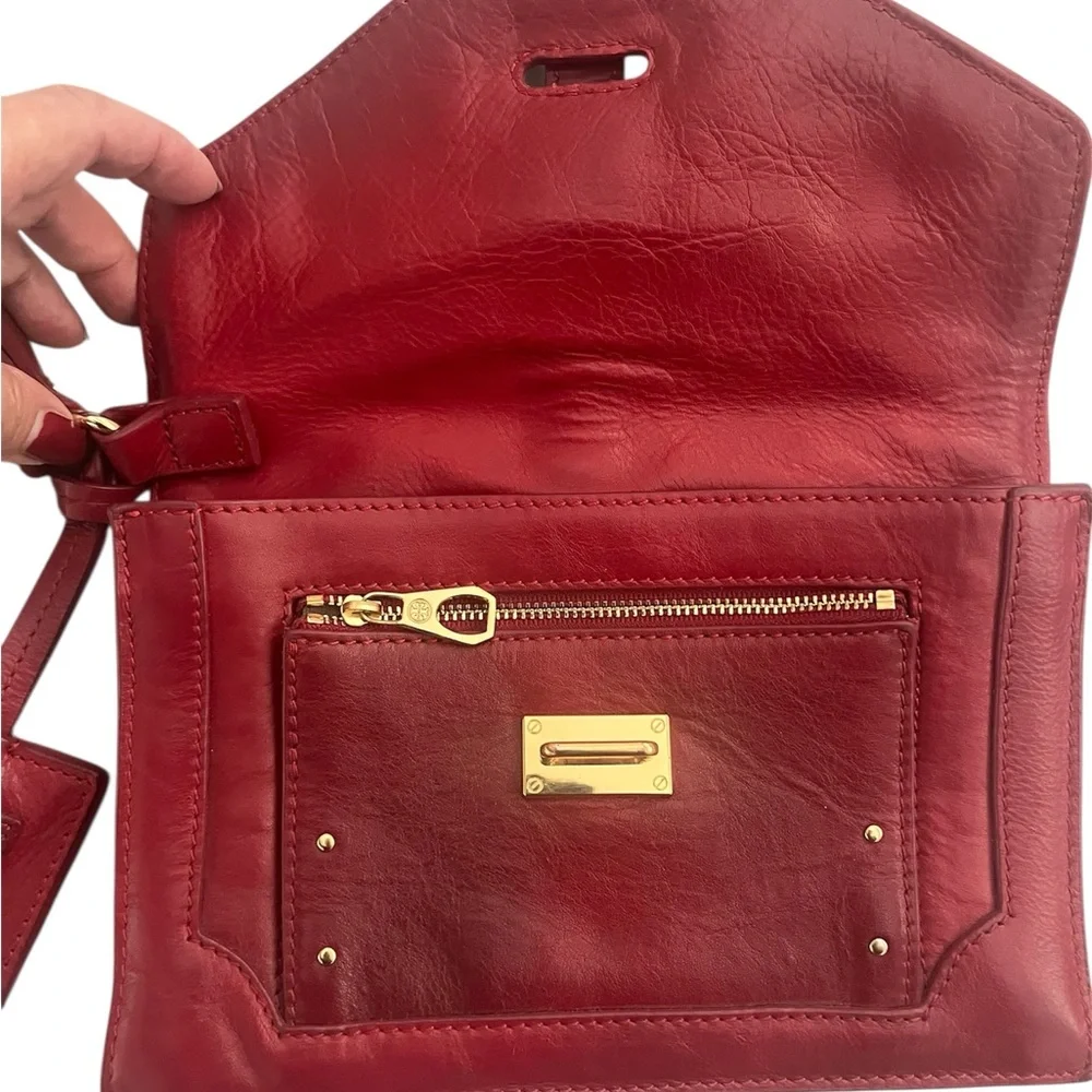 Tory Burch “Vivian” Wristlet / Clutch in Red Leather & Suede - c 2010’s - Picture 4 of 6